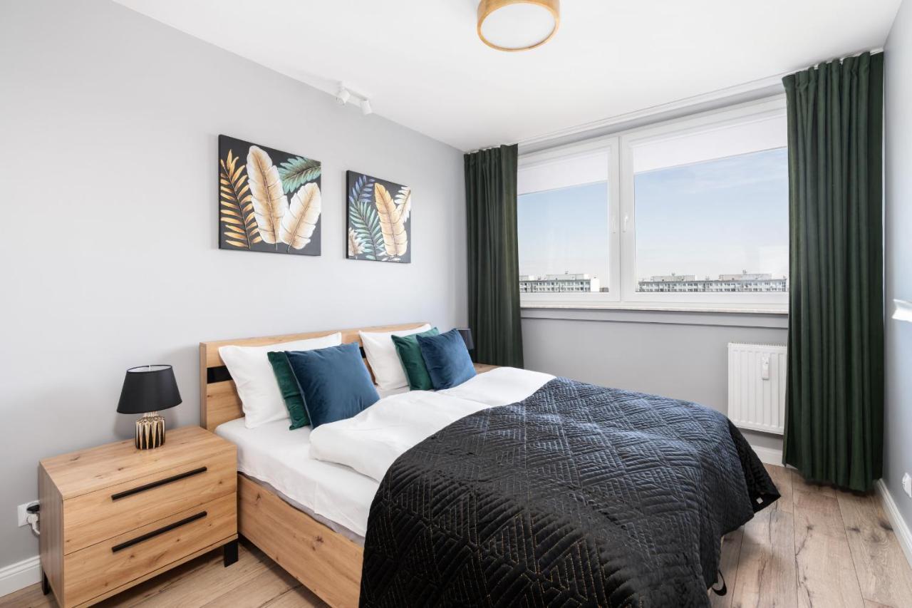 Stylish Apartment Near Wroclavia For 4 Guests By Noclegi Renters Wroclaw Bagian luar foto