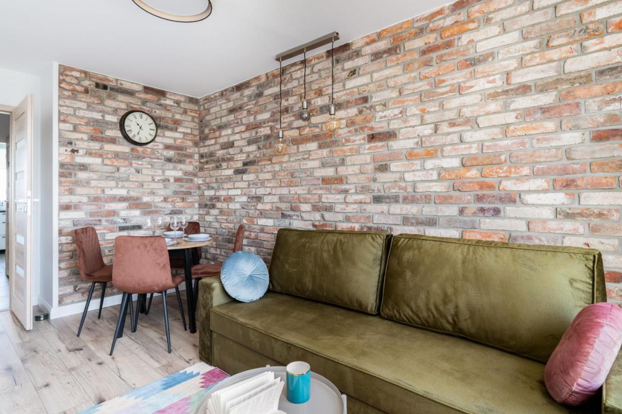 Stylish Apartment Near Wroclavia For 4 Guests By Noclegi Renters Wroclaw Bagian luar foto