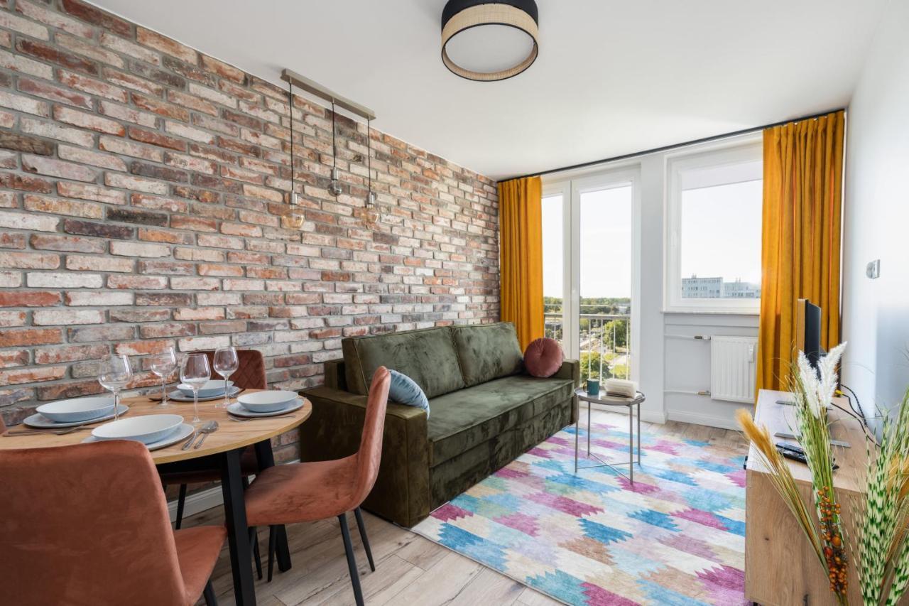 Stylish Apartment Near Wroclavia For 4 Guests By Noclegi Renters Wroclaw Bagian luar foto