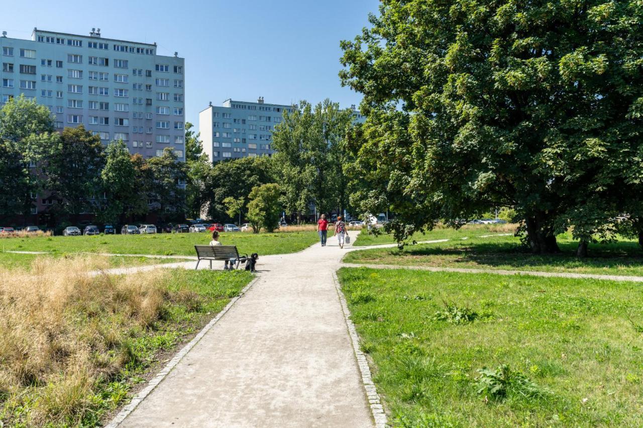 Stylish Apartment Near Wroclavia For 4 Guests By Noclegi Renters Wroclaw Bagian luar foto