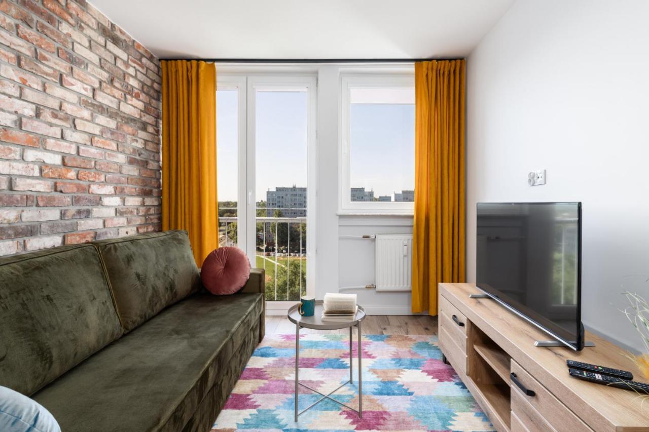 Stylish Apartment Near Wroclavia For 4 Guests By Noclegi Renters Wroclaw Bagian luar foto