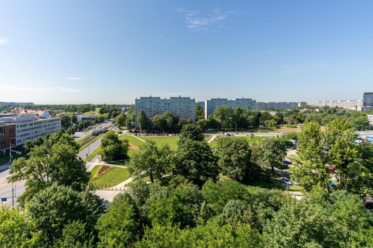 Stylish Apartment Near Wroclavia For 4 Guests By Noclegi Renters Wroclaw Bagian luar foto